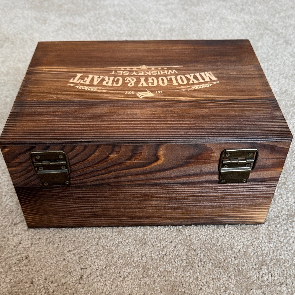 Mixology & Craft Whiskey Set - Picture 10 of 11